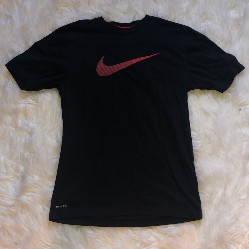 Nike boys tee